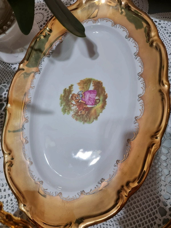 Servizio di piatti per 6. 6 piani, 6 fondi,6 frutta Servizio di piatti per 6. 6 piani, 6 fondi,6 frutta